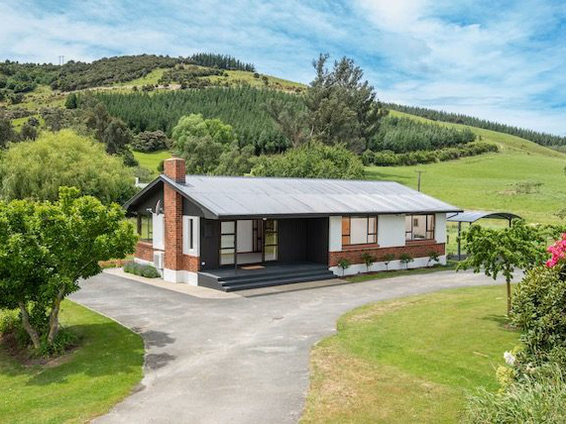 806 Outram-Mosgiel Road, Outram