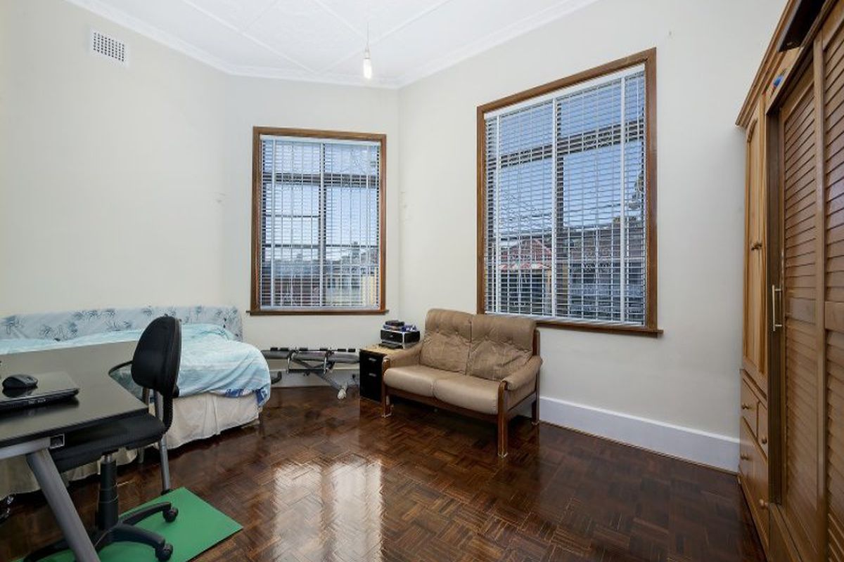1 / 8 Sloane Street, Summer Hill