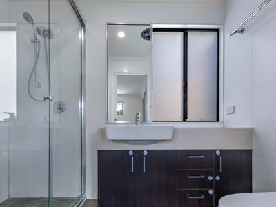 2 / 61 Endeavour Circuit, Cannonvale