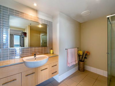 168 / 105 Scarborough Street, Southport
