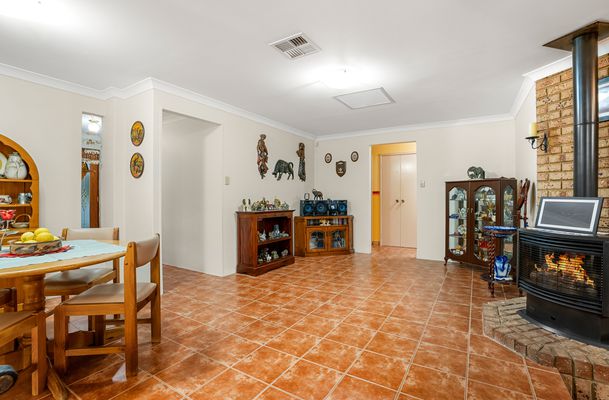 19 Conway Loop, Waikiki