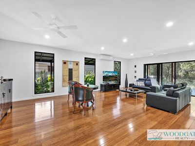 9 Ocean View Dr, Woodgate