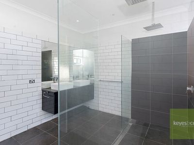 41 Ninth Avenue, Railway Estate