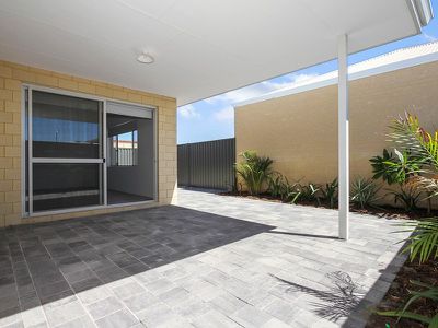 11 Alverda Parade, Aveley