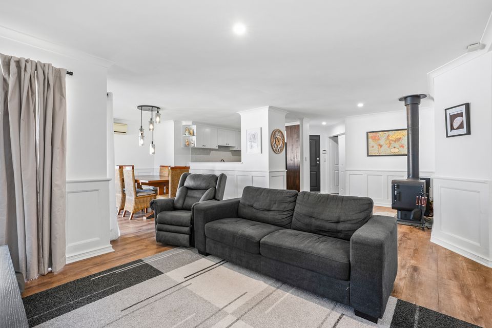 24 MANLY CRESCENT, Warnbro