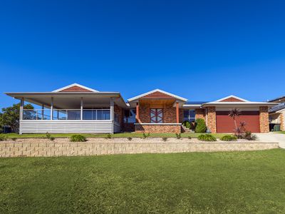 5 Admiralty Drive, Safety Beach