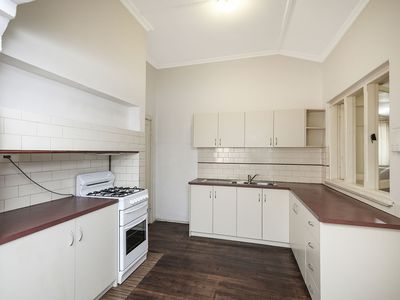 33 Robert Street, Como