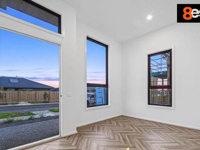 33 Thyme Crescent, Fraser Rise