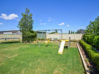 17 Riseberry Way, Somerville