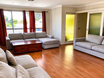 10 Warringa Crescent, Hoppers Crossing