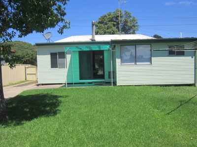 8 Lakeview Parade, Primbee