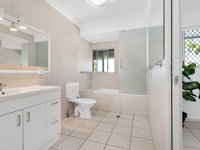 4 / 69 Pease Street, Manoora