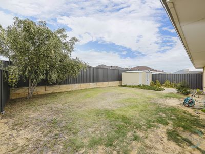 68 Leschenault Loop, Banksia Grove