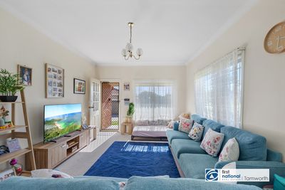 1 / 4 Cowper Close, Tamworth