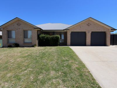 27 Federation Drive, Kelso