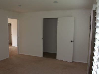 8 Stinton Avenue, Newtown