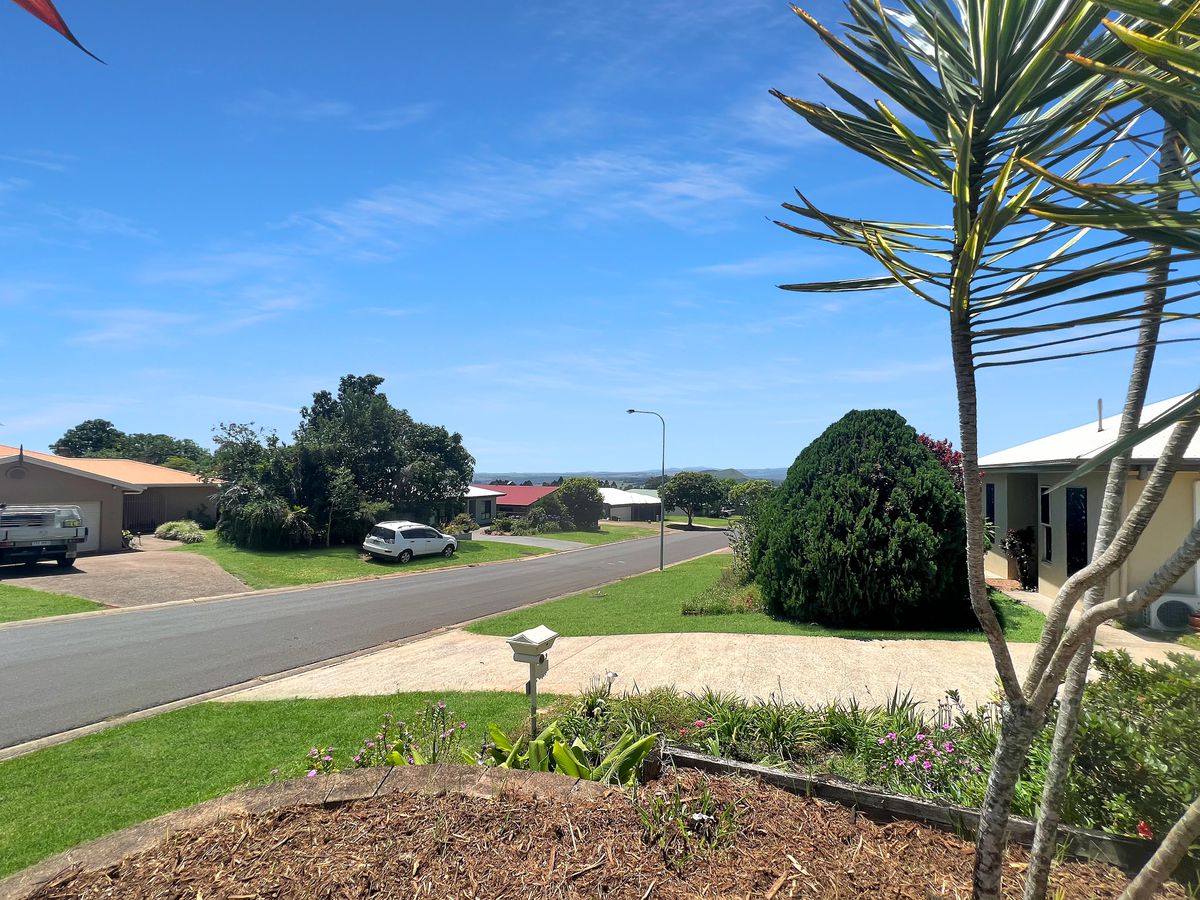 8 Jannina Drive, Atherton