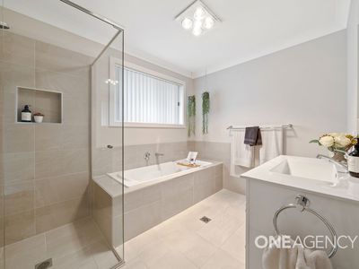 2 Adele Close, Nowra