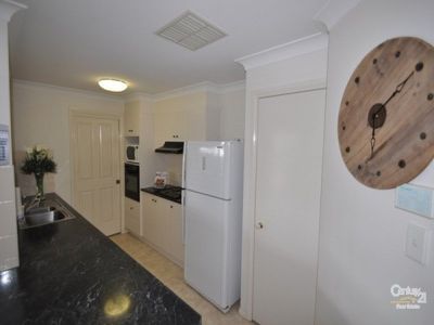 94 Twickenham Drive, Dubbo
