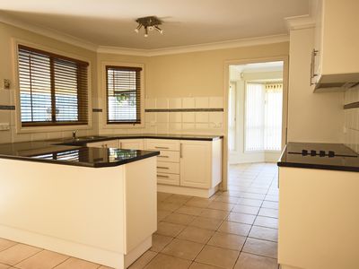 20 St Albans Way, Dubbo