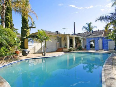 37 Karoonda Rd, Booragoon