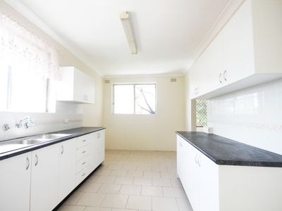 11 / 1 Hugh Square, Belmore