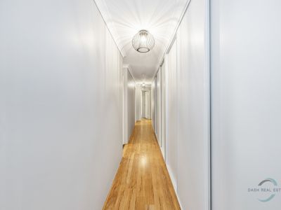 5 Scarlet Close, Tapping