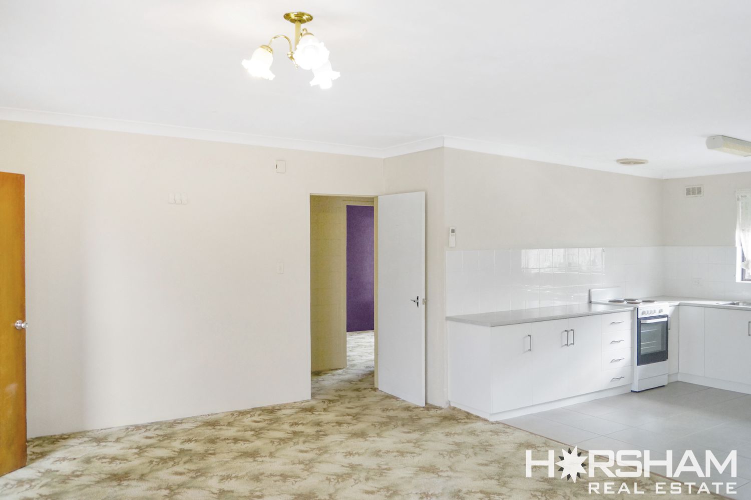 2 / 5 Schwarz Avenue, Horsham