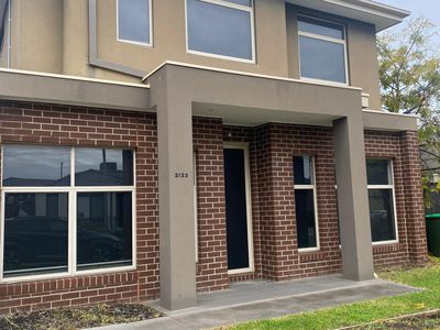 2 / 23 Larissa Street, Tarneit