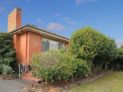 17 Willow Avenue, Glen Waverley