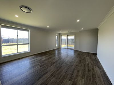 46 Sea Crescent, Dubbo