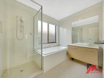78 Bensonhurst Parade, Point Cook