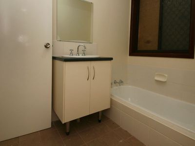 9 Watts Close, Boulder