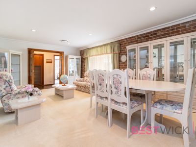 11 Namatjira Crescent, Orange