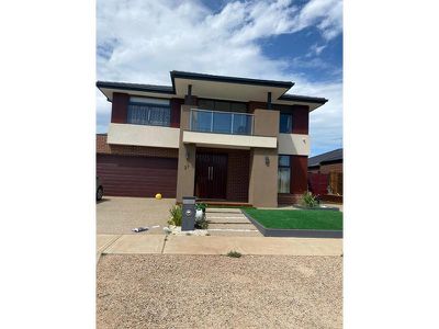 27 Mulholland Drive, Tarneit