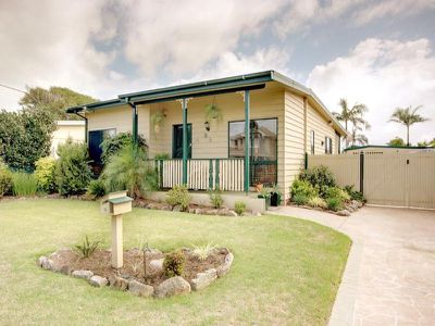 10 Boronia Ave, Windang