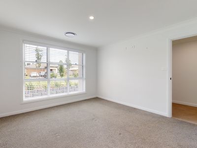 64 Champagne Drive, Dubbo