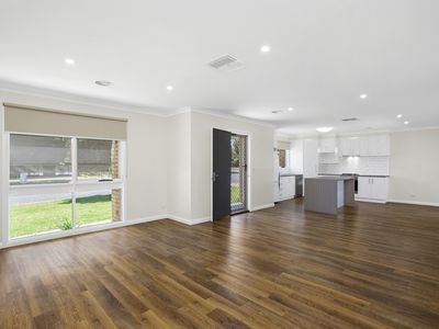 384 Dale Crescent, Lavington