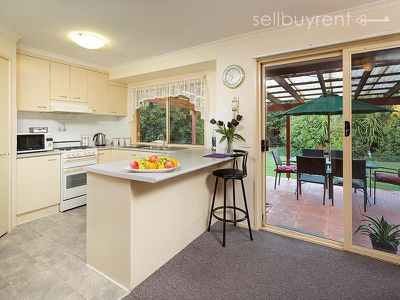 48 KINGFISHER DRIVE, Wodonga
