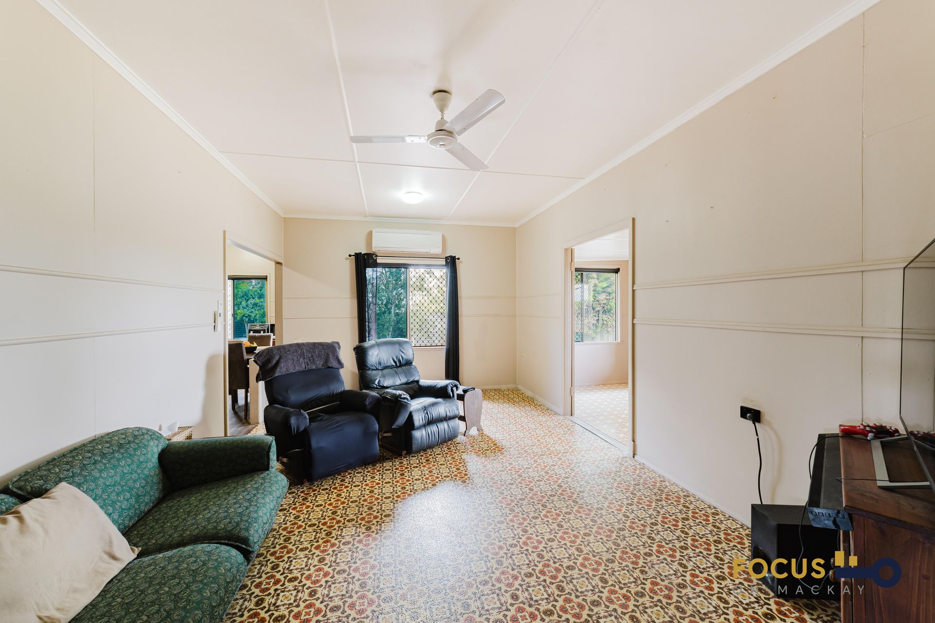 83 Gibsons Road, Racecourse