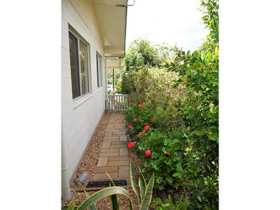 38 Armstrong Street, Atherton