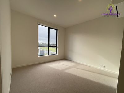 2 Ribbonwood Crescent, Sunshine North