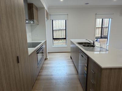 28 Rhea Drive, Leopold