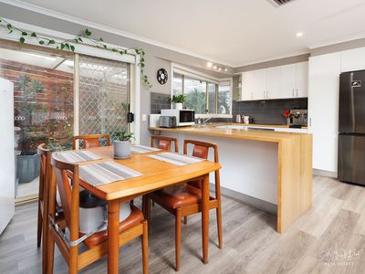 1 / 6 WHITEHALL COURT, Wodonga