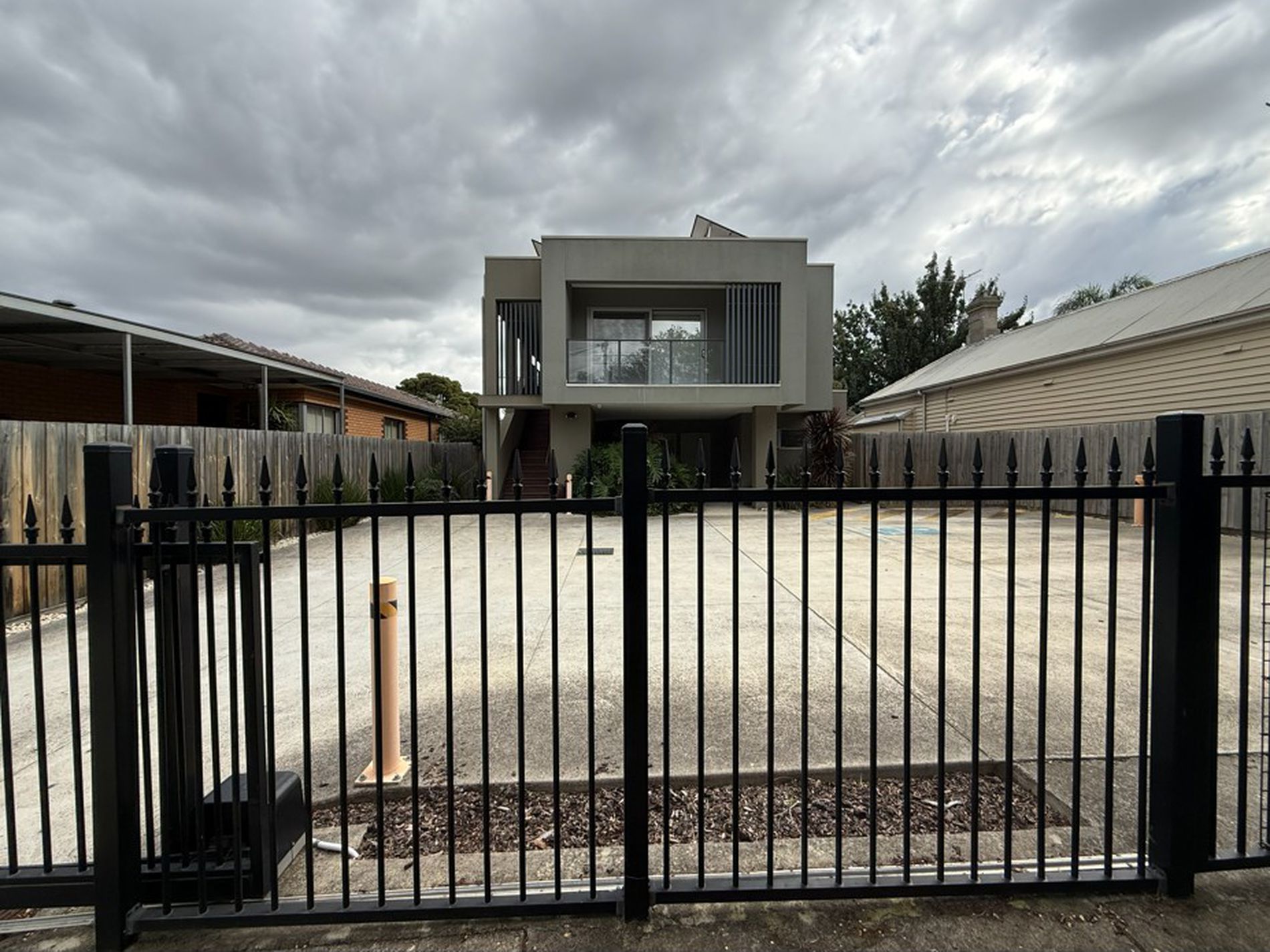 Room 10 / 98 Commercial Road, Footscray