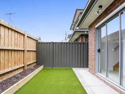 25 Win Malee Street, Hadfield
