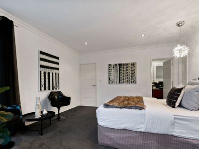 26 Simmonds Parade, Winthrop