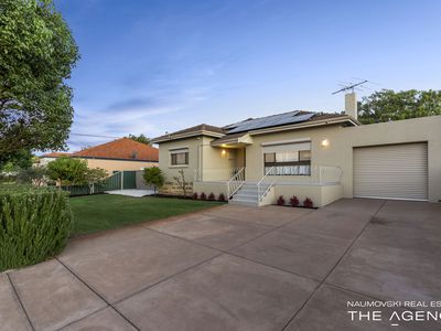 32 Lincoln Road, Morley