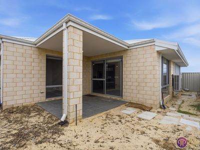 18 Fenchurch Drive, Hilbert