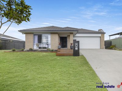 9 Stanley Drive, Beechwood